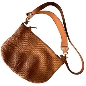 Clare V. Moyen Messenger